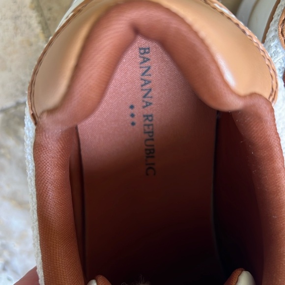 Banana republic, ladies, cream sneaker, size 9, excellent condition - Picture 9 of 16